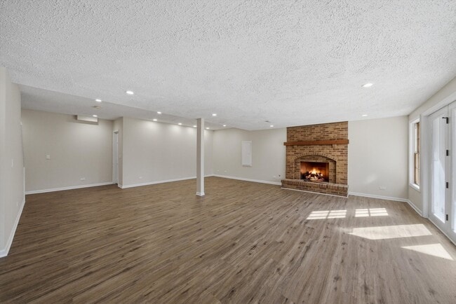 Building Photo - 1215 Triple Crown Ct