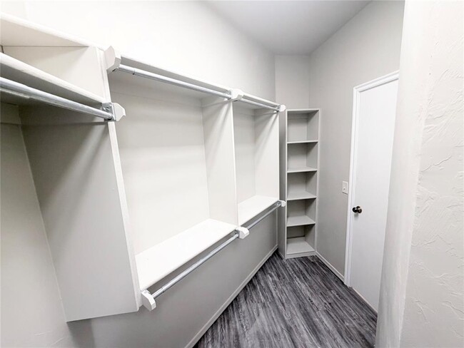 Building Photo - 10616 NW 40th Terrace