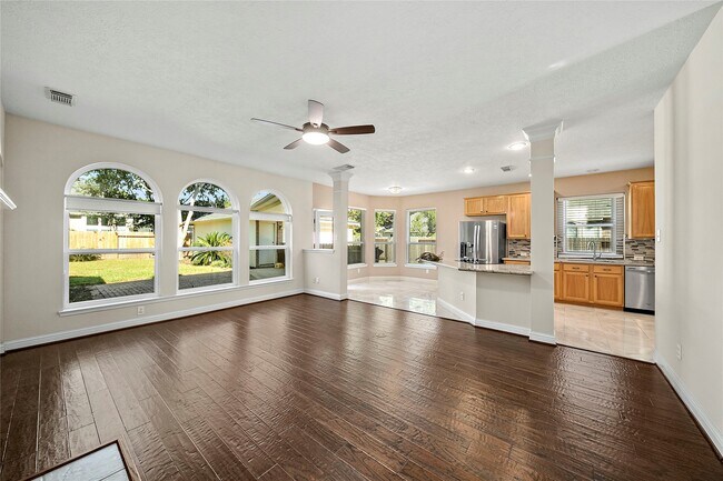 Building Photo - 22430 Water Edge Ln