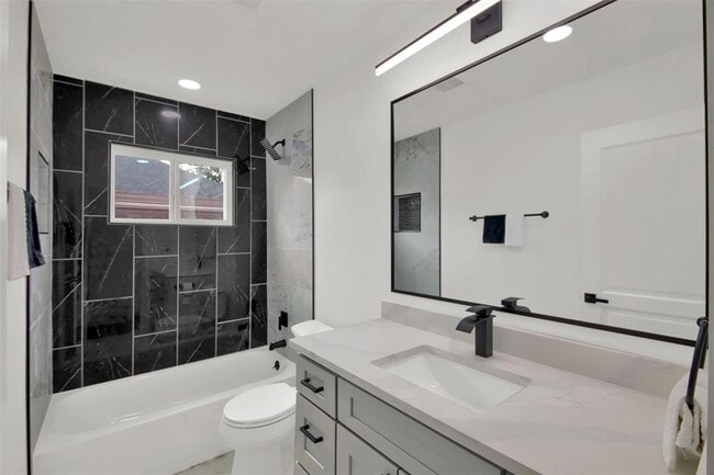 Building Photo - 1408 Fairfield Dr