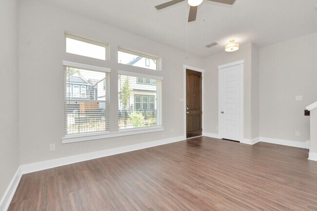 Building Photo - 739 Strawberry Pines Ct