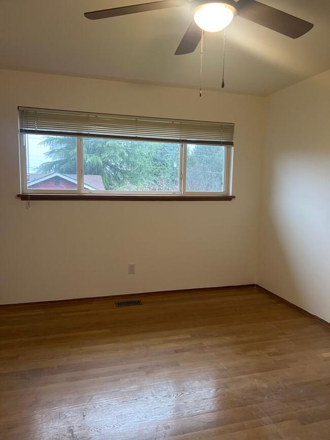 Building Photo - Spacious Home for Rent in South Seattle’s ...