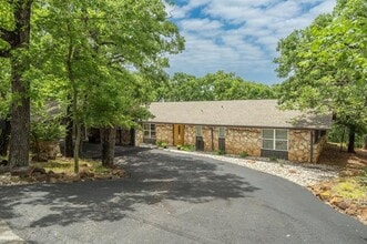 Building Photo - 3417 Shady Oaks Dr