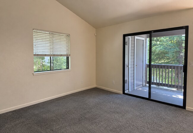 Building Photo - 2701 Harvest Ln