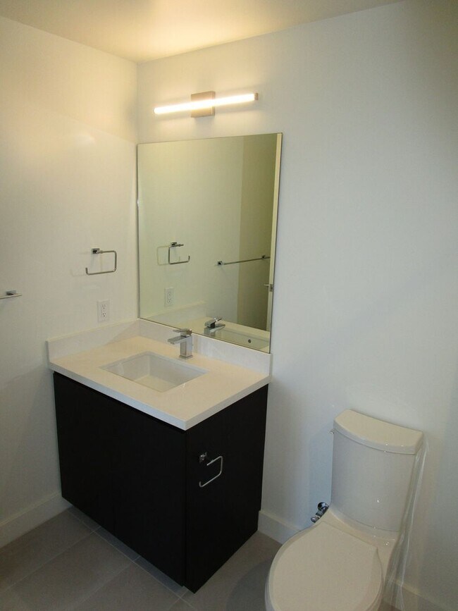 Building Photo - Savina by Bosa - Built 2020 - Bay & Downtown Views - 2 Parking Spots