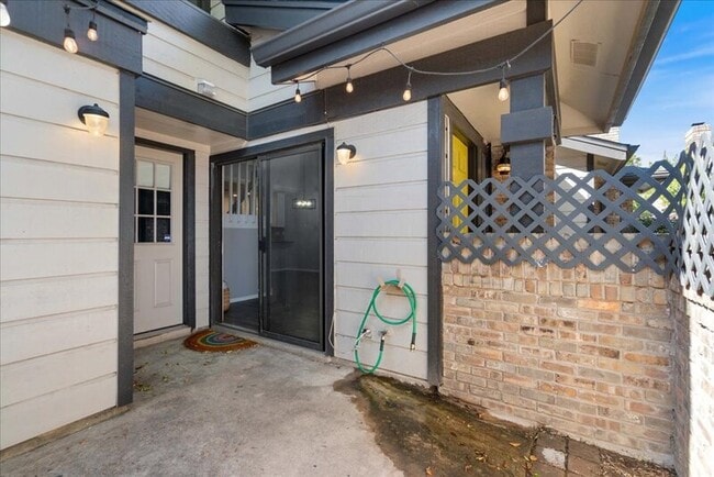 Building Photo - 1748 Ohlen Rd