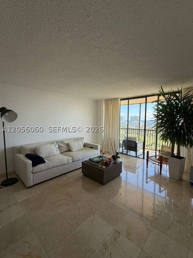 Building Photo - 20335 W Country Club Dr