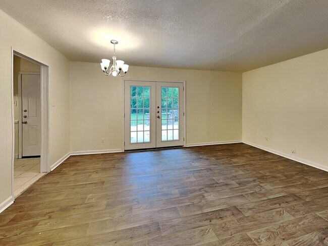 Building Photo - 7207 Arborcrest Dr