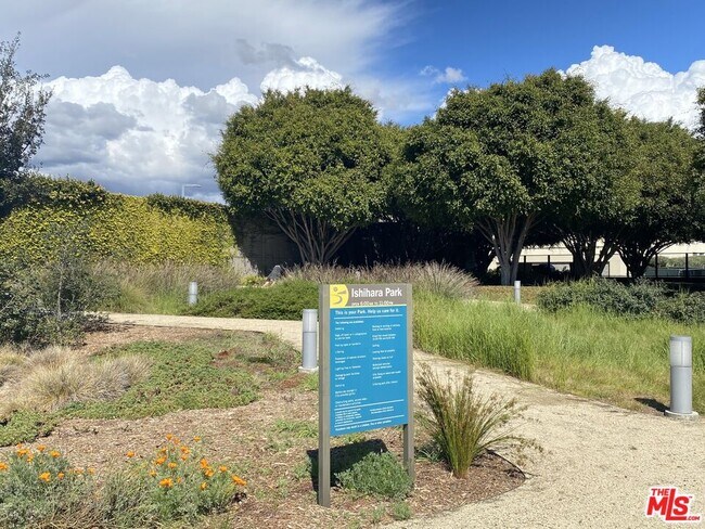 Building Photo - 2948 Exposition Blvd