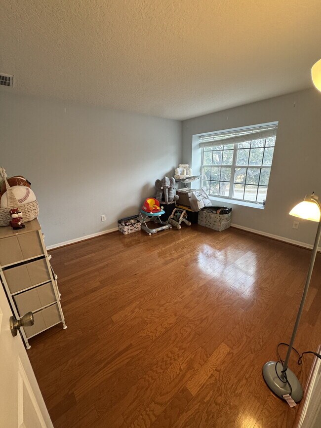 Building Photo - 1890 Briland St