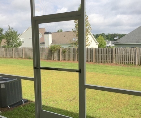 Building Photo - Beautiful 3 Bedroom w/Garage Townhouse Clo...