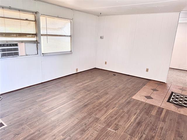 Building Photo - 6712 Oak Crest Dr E