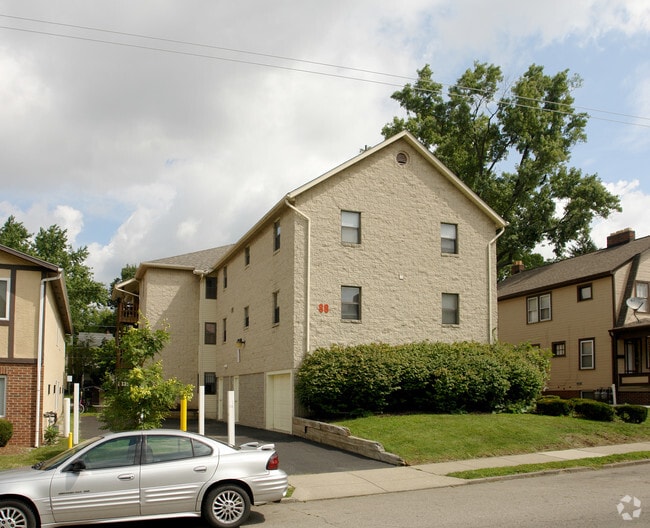 Primary Photo - 88 W Norwich Ave