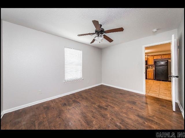 Building Photo - 400 E Locust St