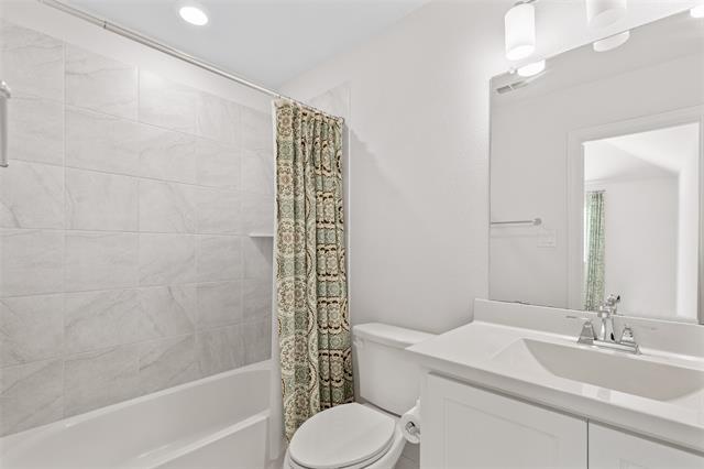 Building Photo - 2445 Saffire Way