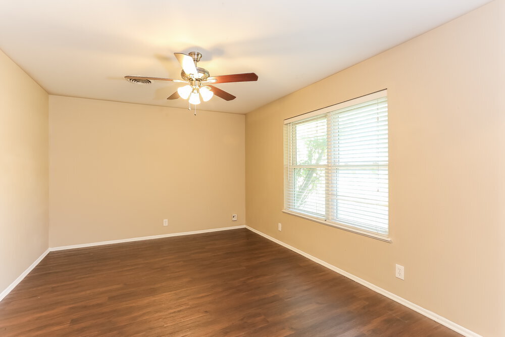 Building Photo - 6420 Valley Ridge Dr