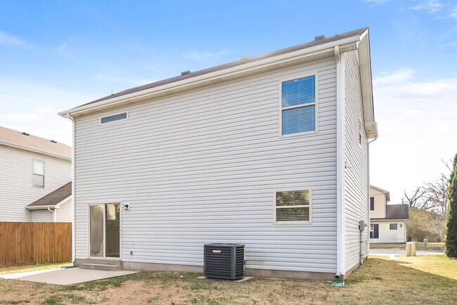 Building Photo - 1913 Warmingfield Dr