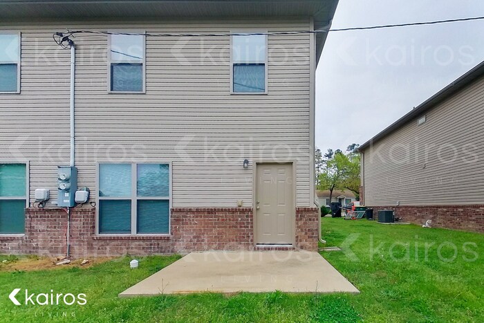 Building Photo - 10005 W 20th St