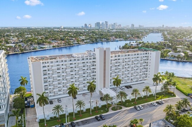 Building Photo - 511 Bayshore Dr