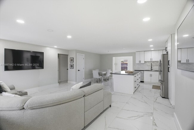 Building Photo - 6948 NW 8th Ct