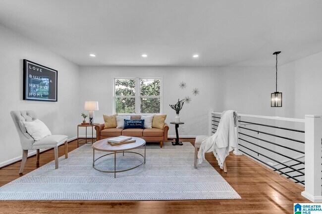 Building Photo - 917 S Forrest Dr