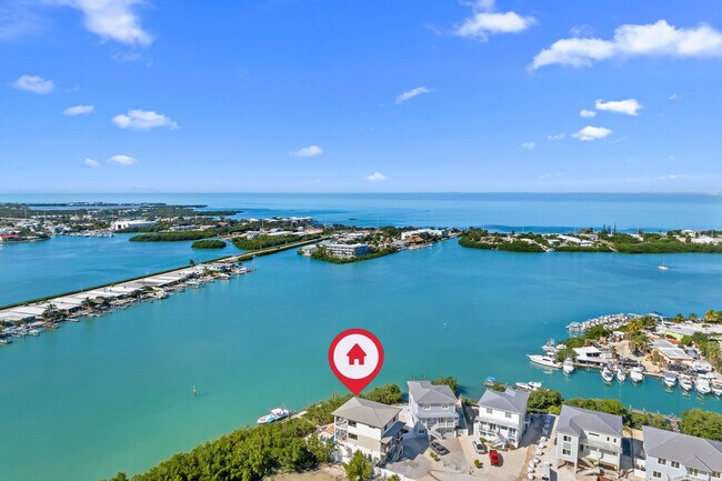 Building Photo - 247 Pescayo Ave