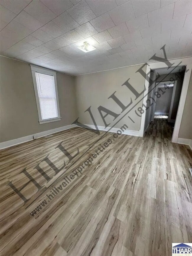 Building Photo - One Bedroom Home - North