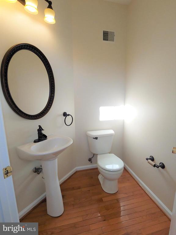 Building Photo - 912 Glaze Ct