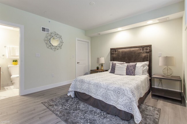 Building Photo - 2 br, 2 bath  - 1533-39 PARRISH ST Unit 1C