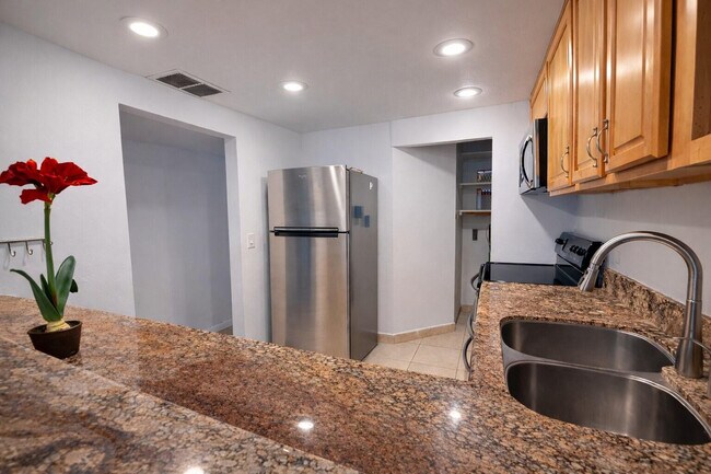 Building Photo - 5300 NE 24th Terrace