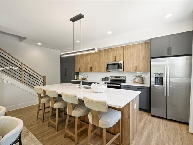 Building Photo - Modern Luxury Townhomes in Charlotte, NC.