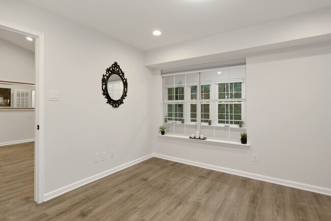 master bedroom - 3309 Wyndham Cir