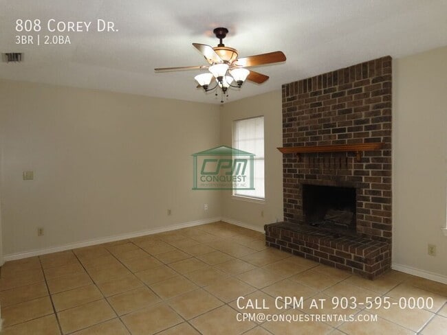 Building Photo - 808 Corey Dr