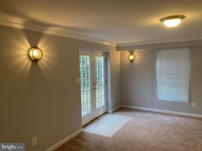 Building Photo - 14075 Wellman Ct