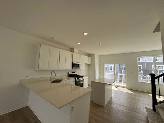Building Photo - 14945 S McCarthy Cir
