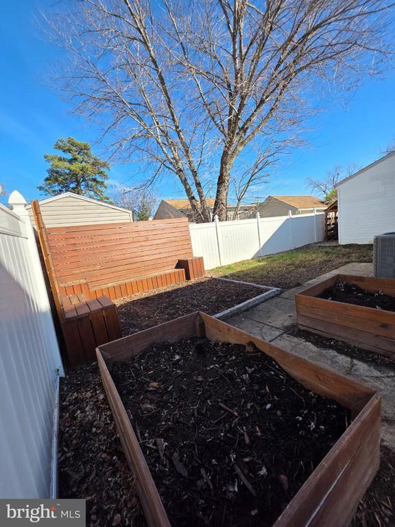 Building Photo - 17268 Larimer St