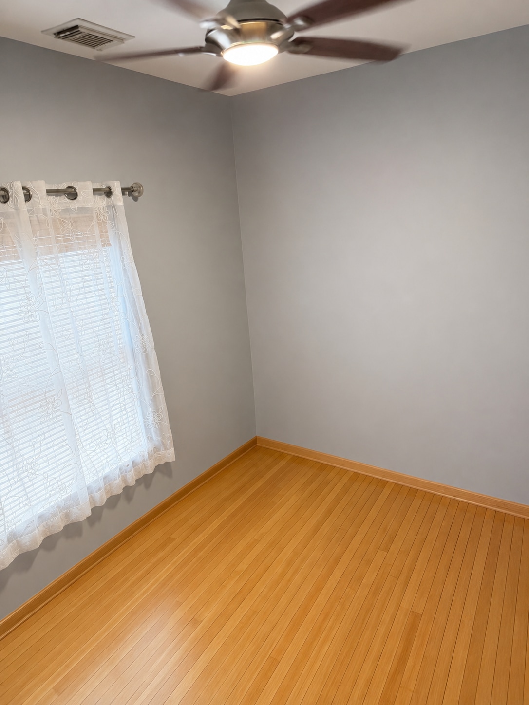 Room #2 - 2nd floor - 2822 W 40th St