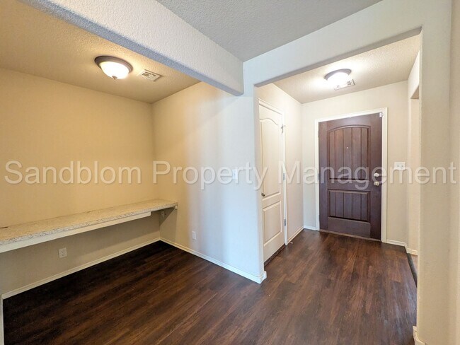 Building Photo - 4003 W 104th Pl S