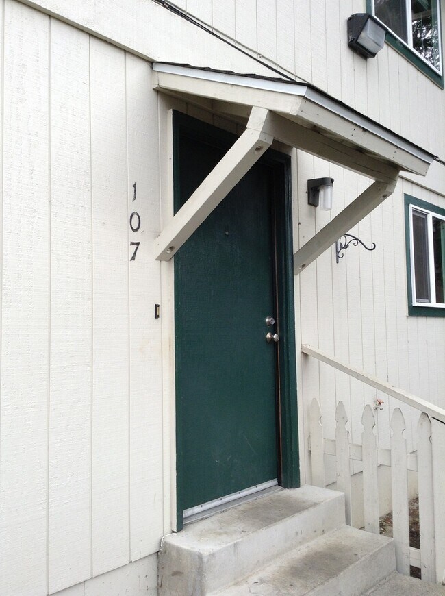 Building Photo - Lanh107