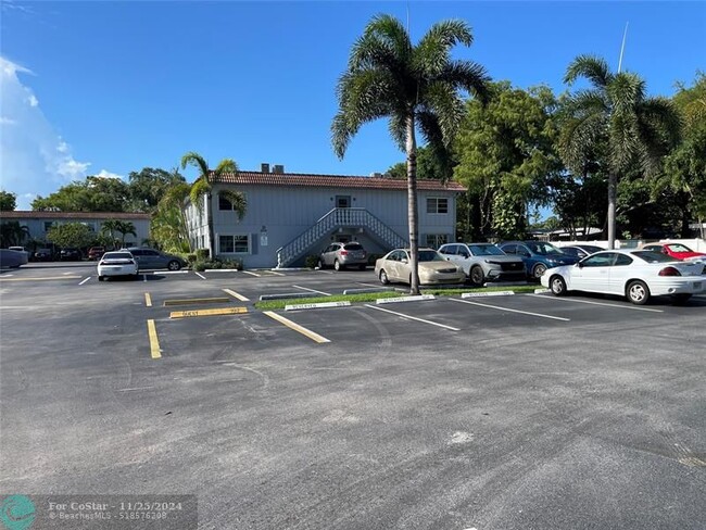 Building Photo - 649 W Oakland Park Blvd