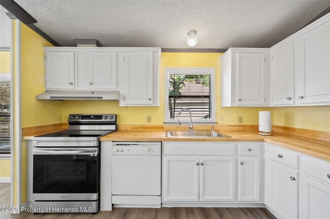 Building Photo - 6901 Richard Dr