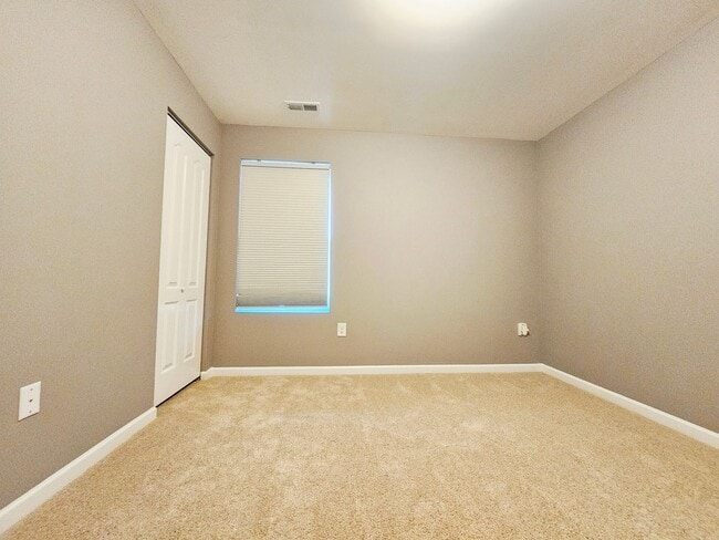Building Photo - Well Maintained Home  Built in 2019