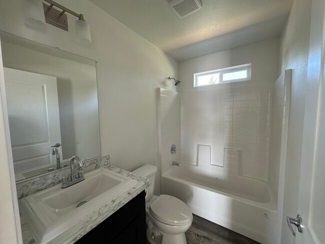 Building Photo - 2819 Sylvia St