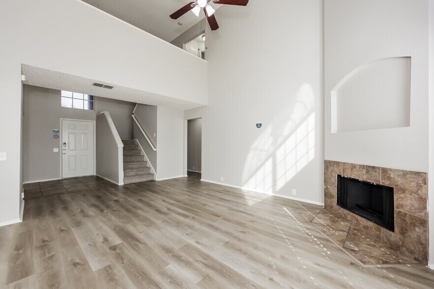 Building Photo - 8533 Tallahassee Ln