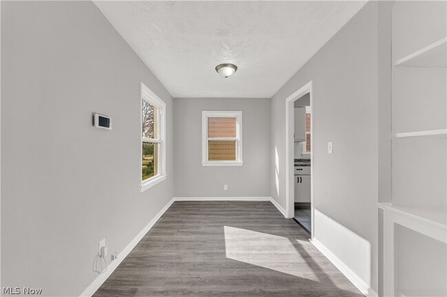 Building Photo - 2521 Greenvale Rd