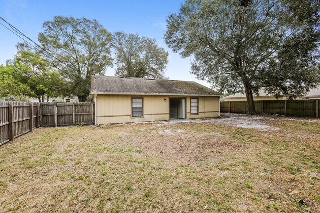 Building Photo - 1439 Lodge Terrace