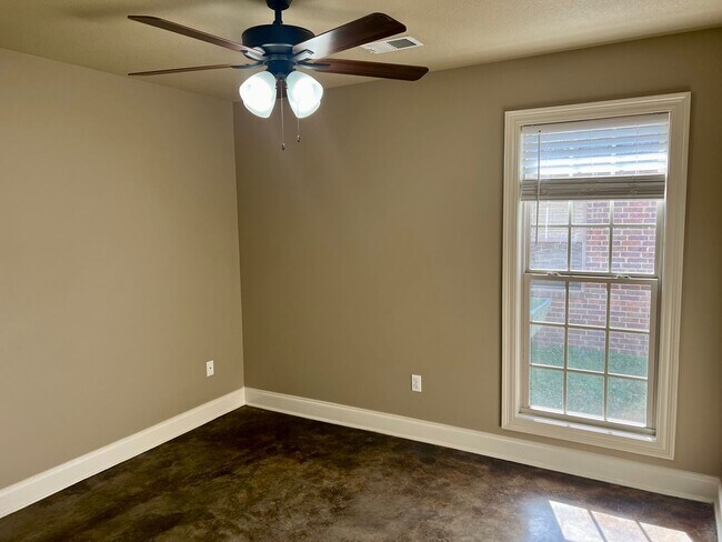 Building Photo - 6057 Beaver Creek Ln