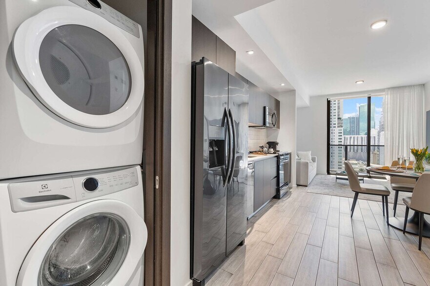 Building Photo - 398 NE 5th St