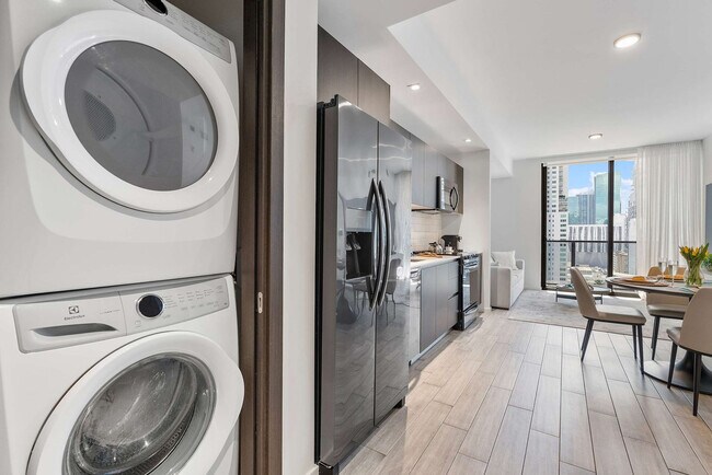 Building Photo - 398 NE 5th St