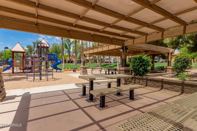 Building Photo - 4333 S Rim Ct